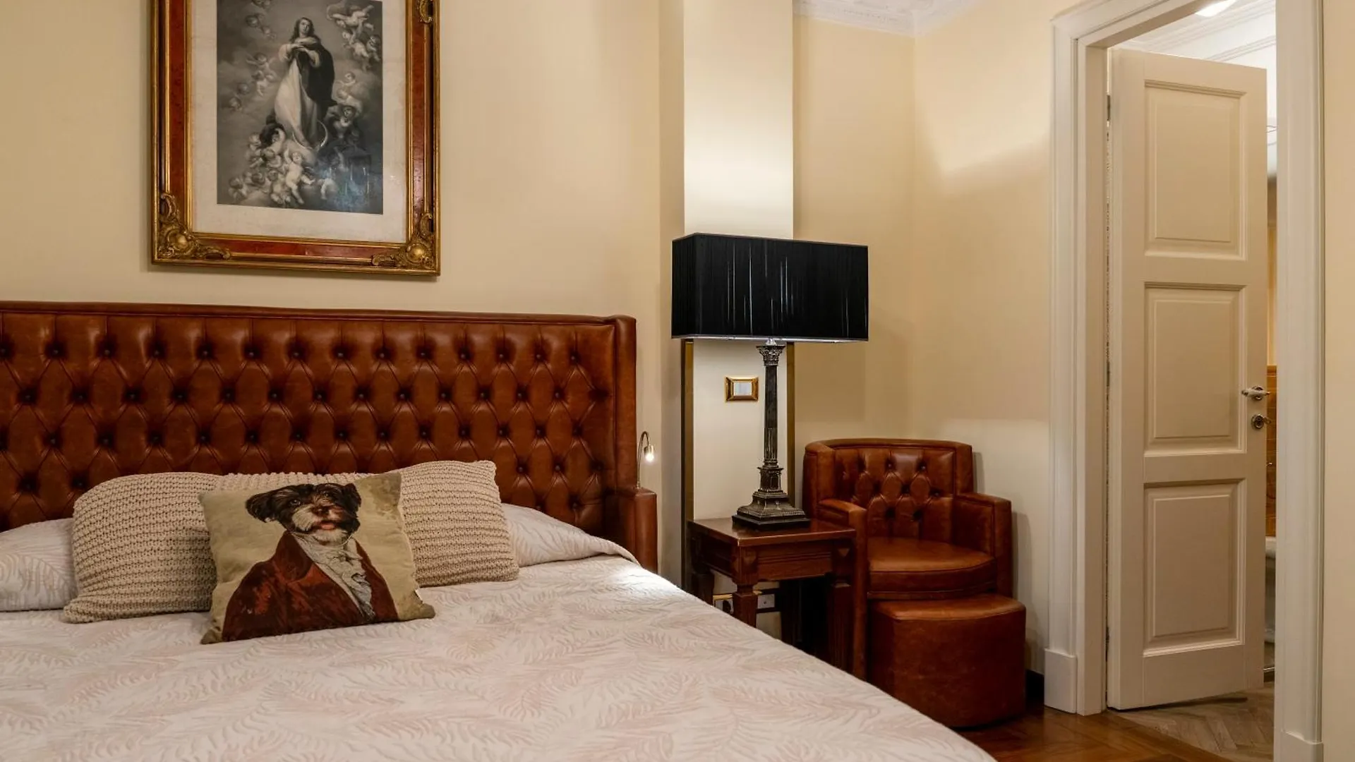 Guest house Regal House Roma Capucci 6 Hotel Italy